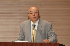 大西武雄・日本ハイパーサーミア学会理事長の開会あいさつ