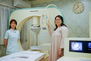 土橋院長とハイパーサーミアのスタッフ